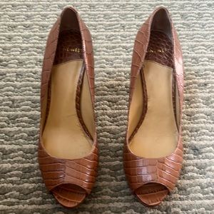 Nine West Danee Peep Toe Classic Pumps Tan Snakeskin Heels Sz 7.5